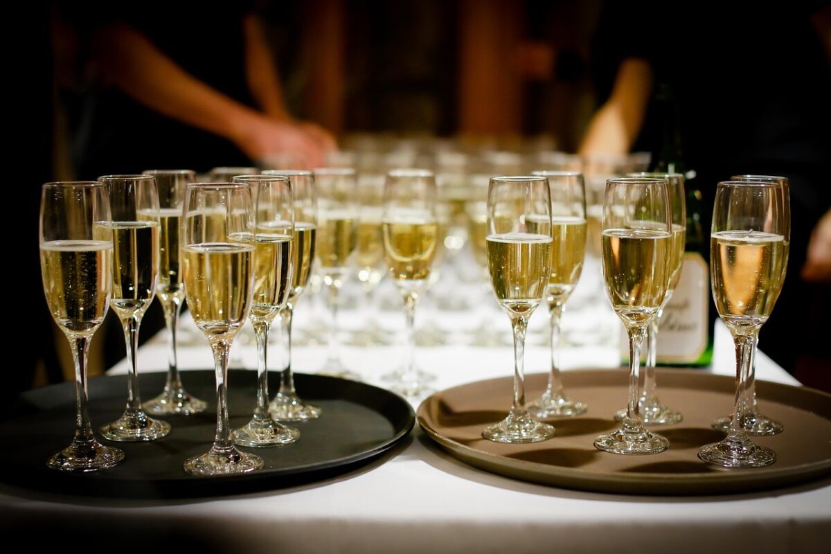 5 Reasons To Work In Catering And Hospitality